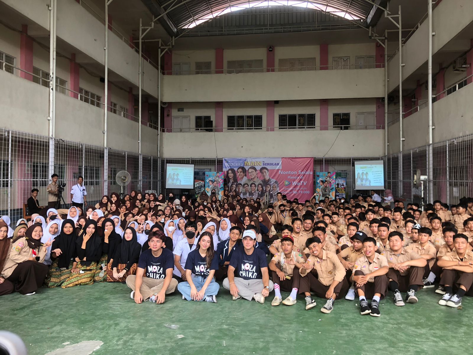 Gambar Thumbnail untuk berita SMP TIRTAJAYA DEPOK KEDATANGAN CAST MOZACHIKO DAN WeTV BANYAK GAMES SERU DAN MENGHIBUR